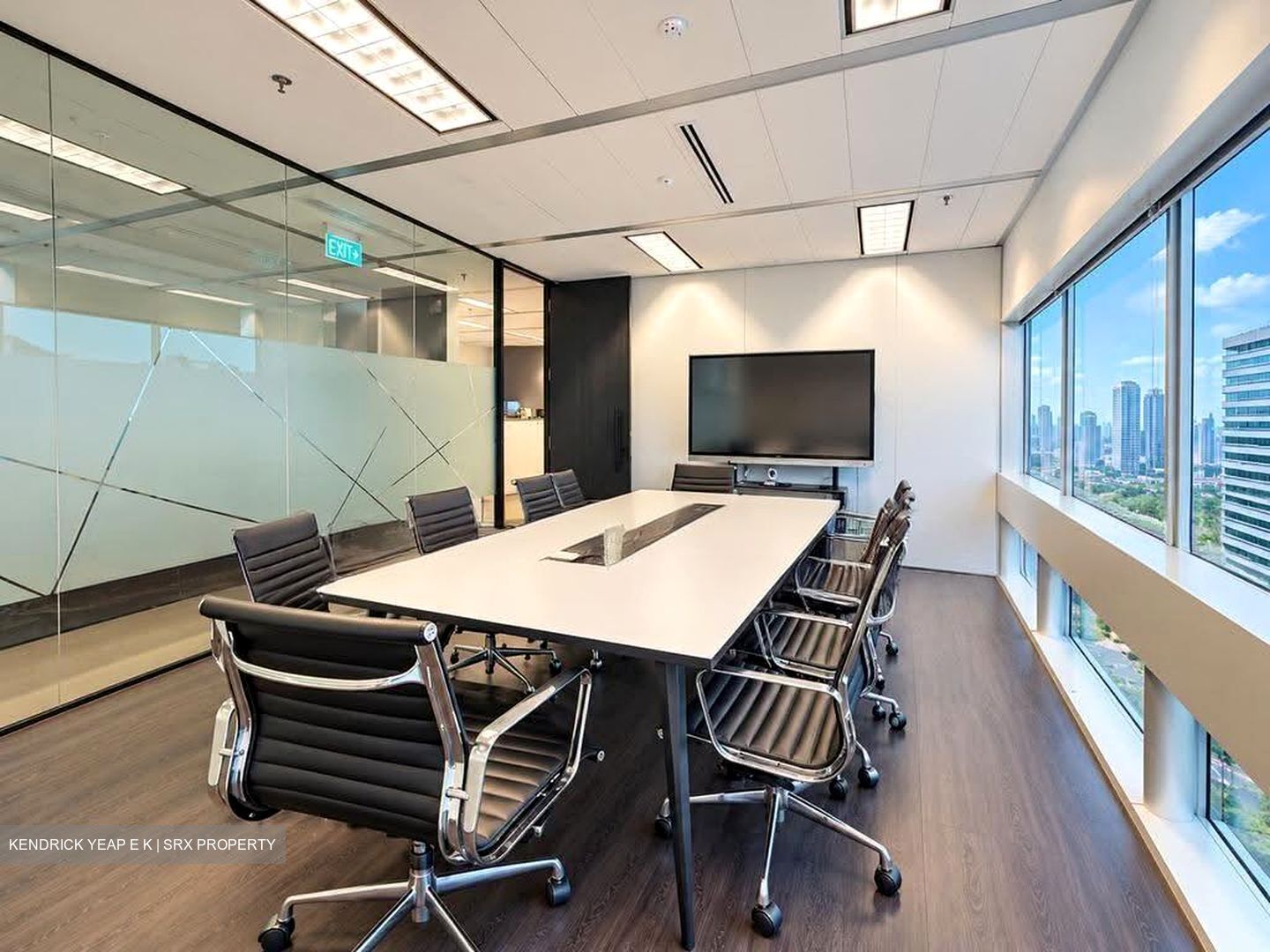Gateway East (D7), Office #631901851